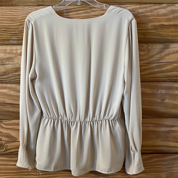 EUC Donna Karan Blouse - Picture 2 of 12